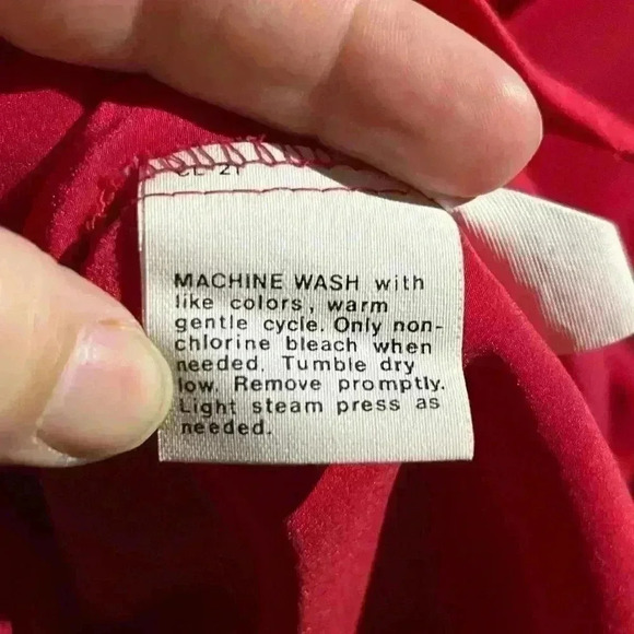 Vintage Pendleton Sophisticates Red Polyester Top Ruched Button Neck Blouse 10 - Picture 9 of 11